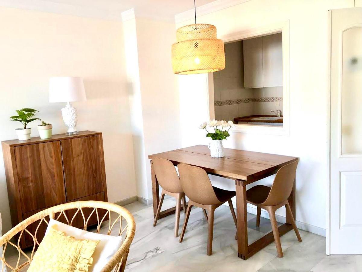 Inspiring Apartment In Carihuela Beach Torremolinos Exterior foto
