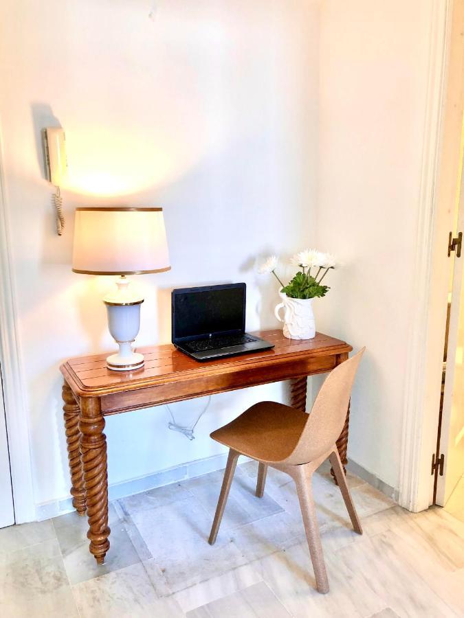 Inspiring Apartment In Carihuela Beach Torremolinos Exterior foto
